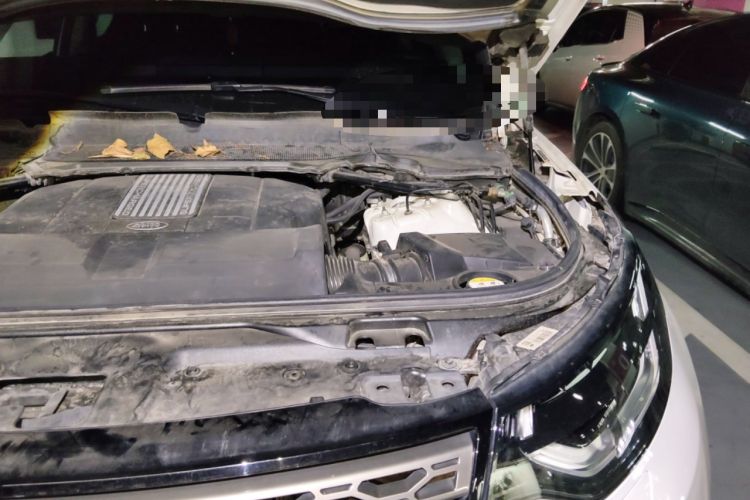 Used Land Rover Discovery 2017 3.0 SC V6 SE Engine Bay Left