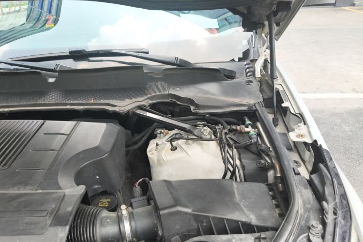 Used Land Rover Discovery 2017 3.0 SC V6 SE Engine Bay Left