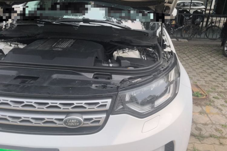 Used Land Rover Discovery 2017 3.0 SC V6 HSE Engine Bay Left