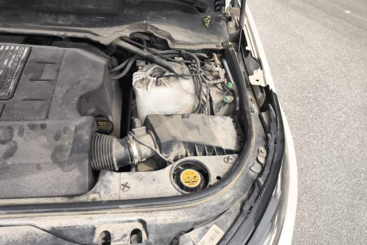 Used Land Rover Discovery  Engine Bay Left