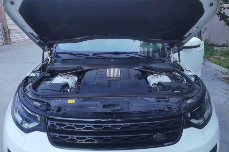 Used Land Rover Discovery 2017 3.0 SC V6 S Engine Bay