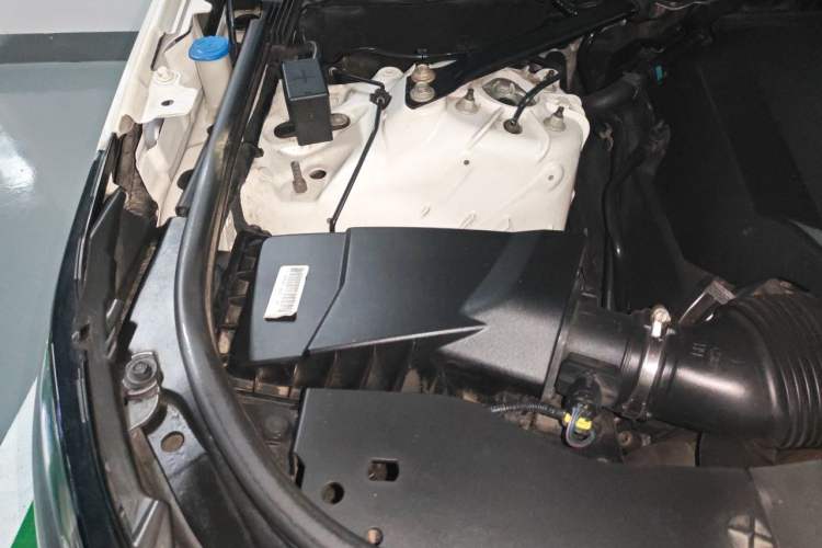 Used Land Rover Discovery 2017 3.0 SC V6 HSE Engine Bay Right