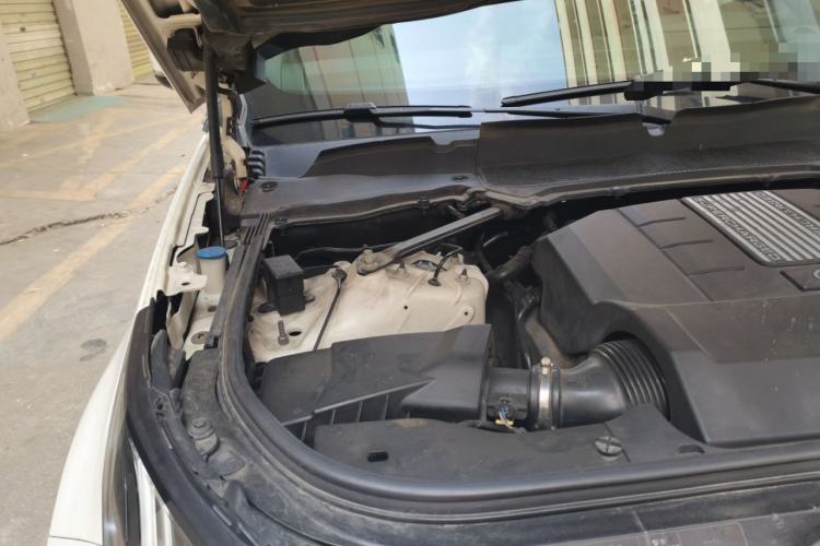Used Land Rover Discovery 2017 3.0 SC V6 SE Engine Bay Right