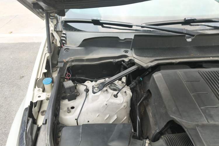 Used Land Rover Discovery 2017 3.0 SC V6 SE Engine Bay Right