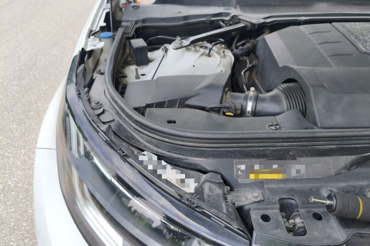 Used Land Rover Discovery 2017 3.0 SC V6 HSE Engine Bay Right