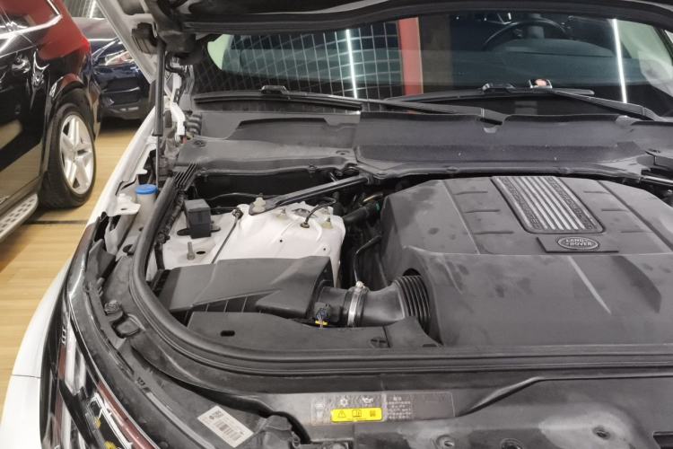 Used Land Rover Discovery 2017 3.0 SC V6 S Engine Bay Right