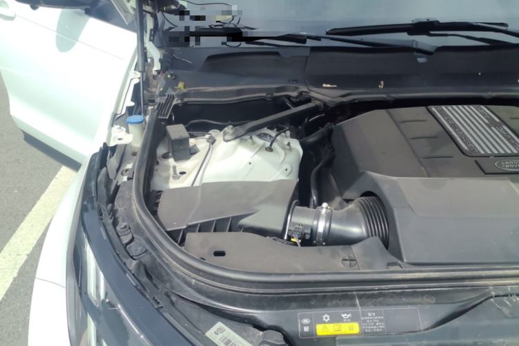 Used Land Rover Discovery 2017 3.0 SC V6 HSE Engine Bay Right