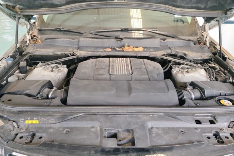 Used Land Rover Discovery 2017 3.0 SC V6 S Engine Bay