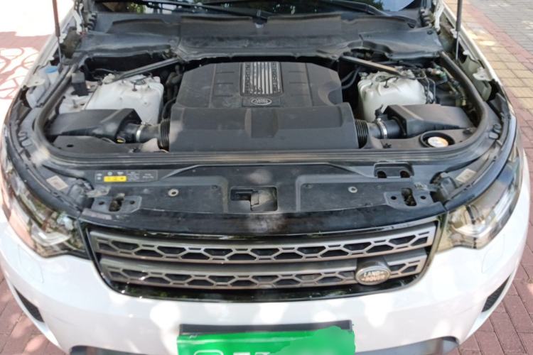Used Land Rover Discovery 2017 3.0 SC V6 SE Engine Bay