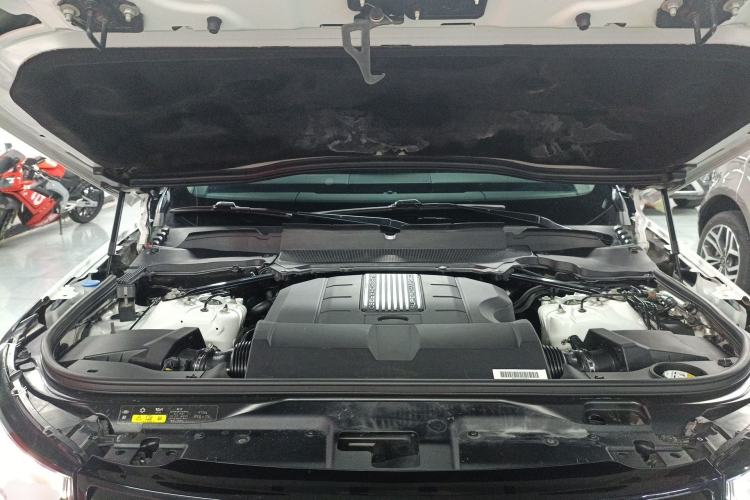 Used Land Rover Discovery 2017 3.0 SC V6 SE Engine Bay