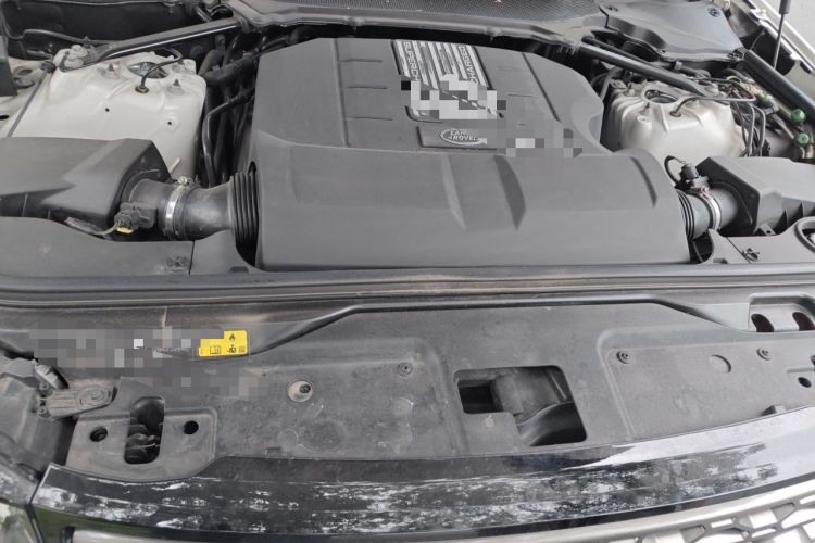 Used Land Rover Discovery  Engine Bay