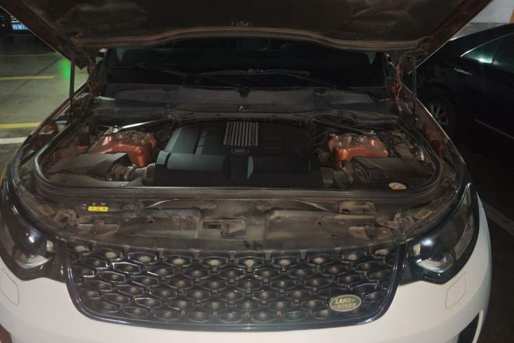 Used Land Rover Discovery 2017 3.0 SC V6 HSE Engine Bay
