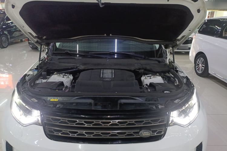 Used Land Rover Discovery 2017 3.0 SC V6 SE Engine Bay