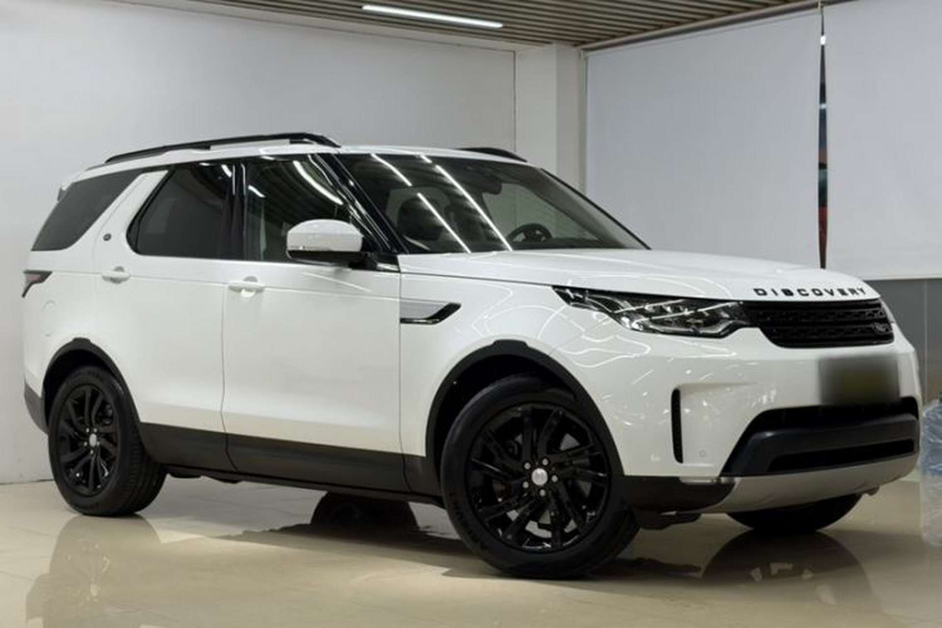 Used Land Rover Discovery 2017 3.0 SC V6 HSE Exterior 1