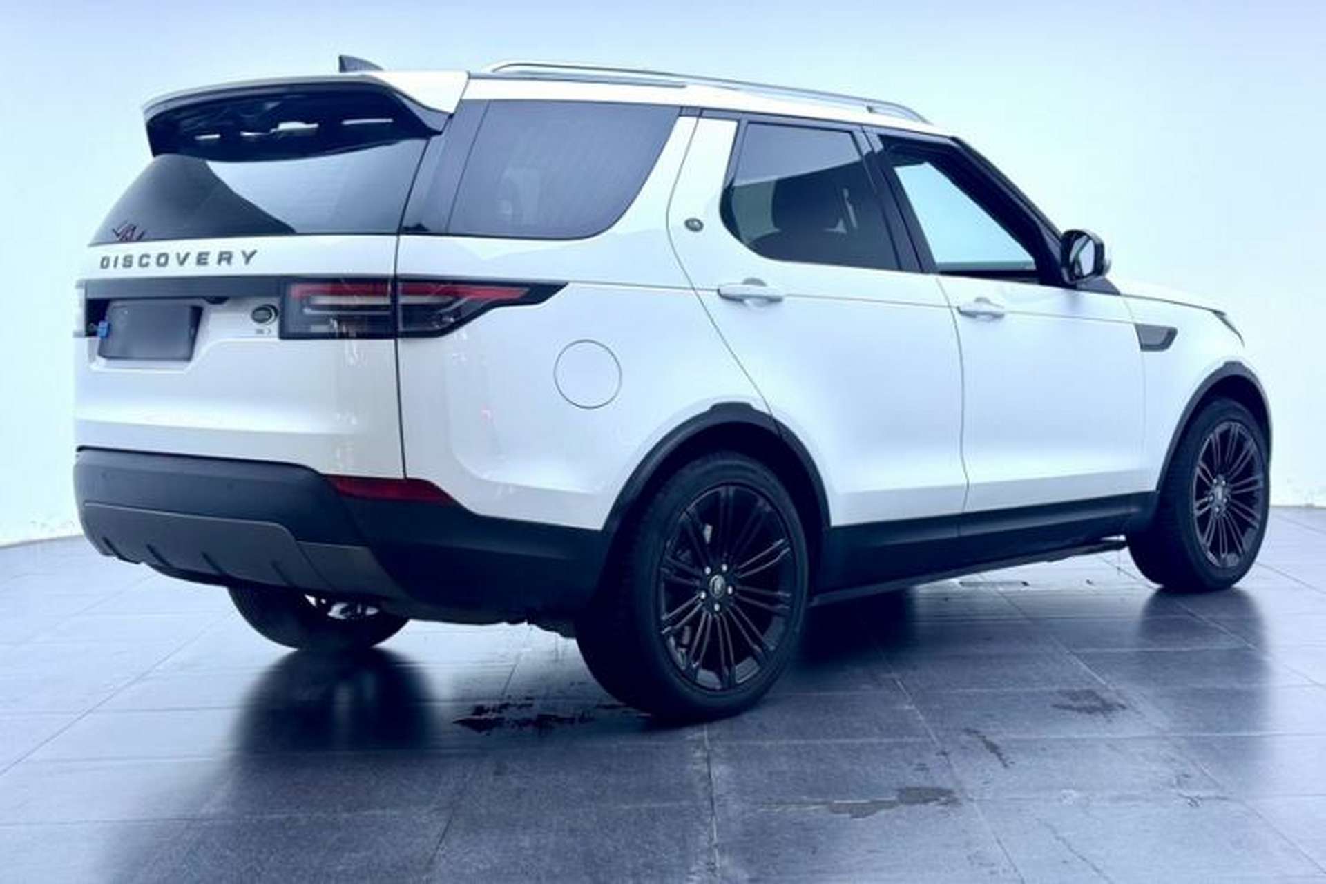 Used Land Rover Discovery 2017 3.0 SC V6 S Exterior 4