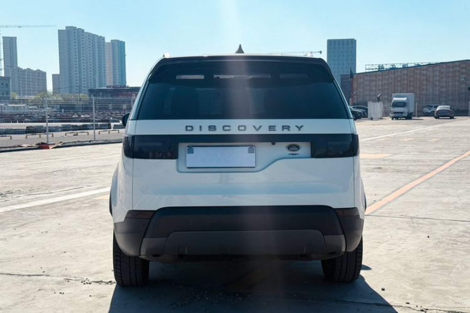 Used Land Rover Discovery 2017 3.0 SC V6 SE Exterior 6