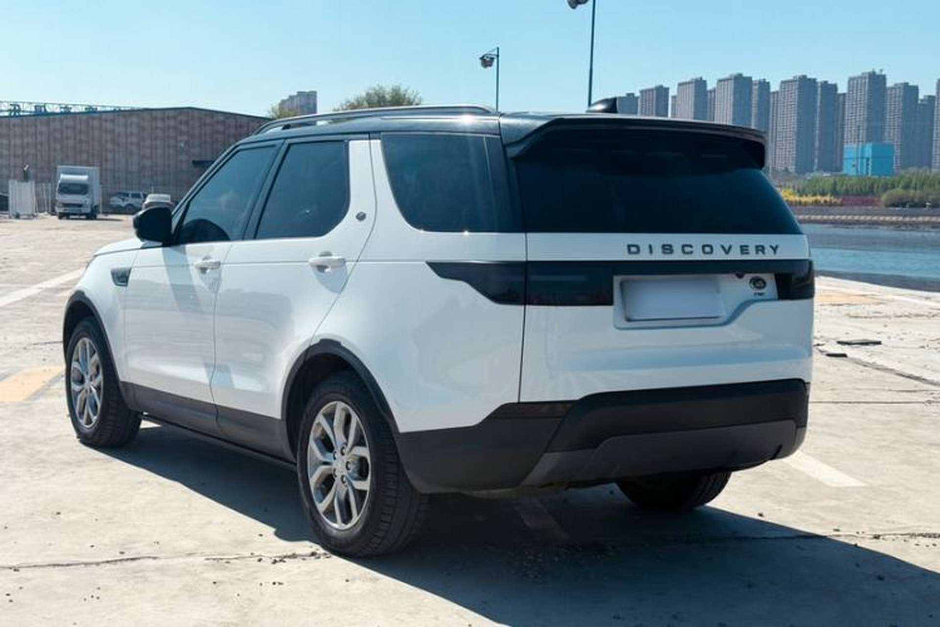Used Land Rover Discovery 2017 3.0 SC V6 SE Exterior 7