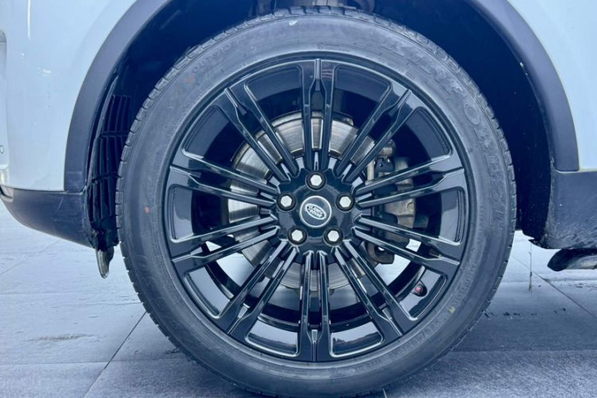 Used Land Rover Discovery 2017 3.0 SC V6 S Exterior 7