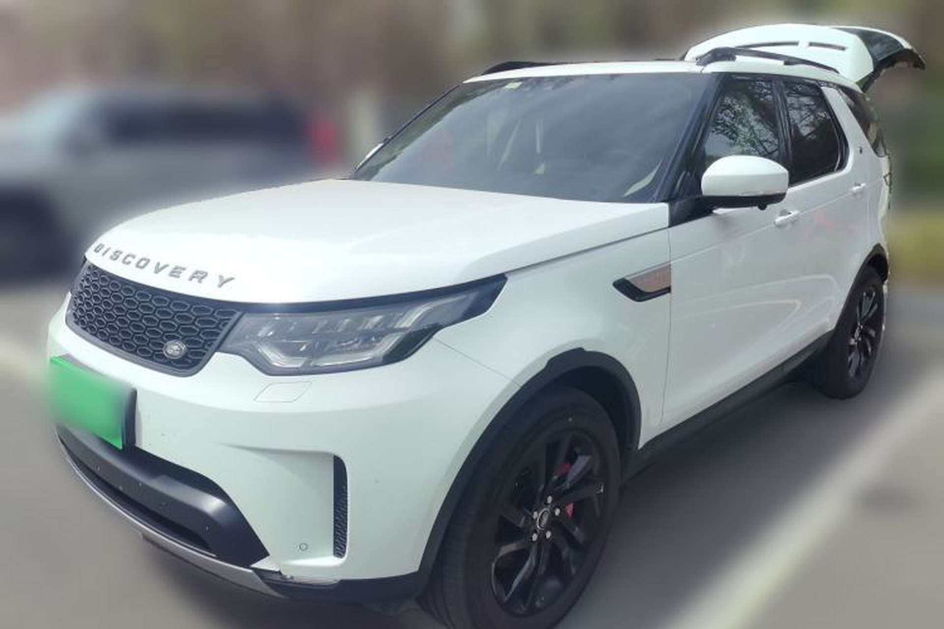 Used Land Rover Discovery 2017 3.0 SC V6 HSE Front Left 45 Deg