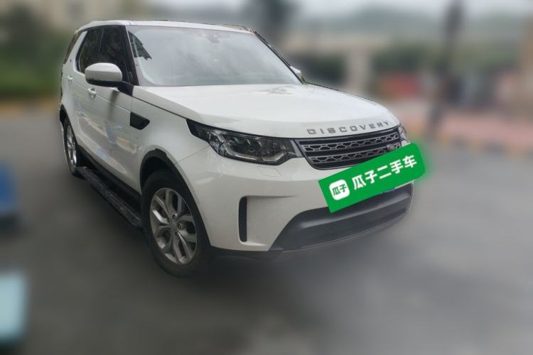 Used Land Rover Discovery 2017 5th Generation 3.0 V6 SE Front Right 45 Deg