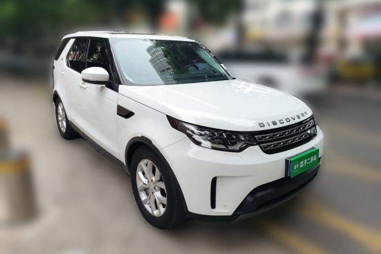Used Land Rover Discovery 2017 3.0 SC V6 SE Front Right 45 Deg