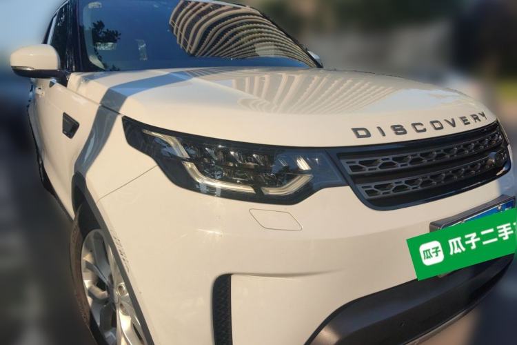 Used Land Rover Discovery 2017 3.0 SC V6 SE Front Right 45 Deg