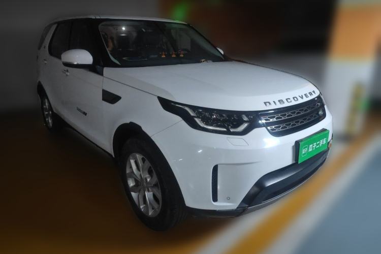 Used Land Rover Discovery 2017 3.0 SC V6 SE Front Right 45 Deg