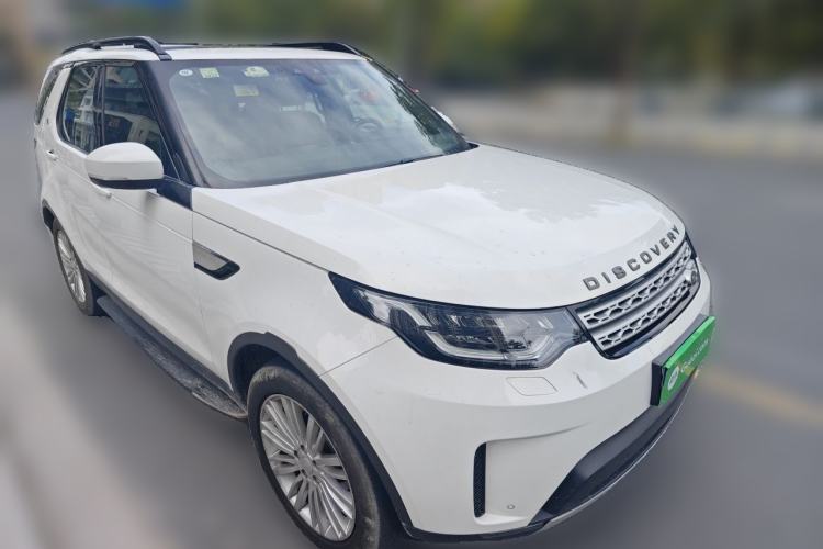 Used Land Rover Discovery 2017 5th Generation 3.0 V6 HSE Front Right 45 Deg