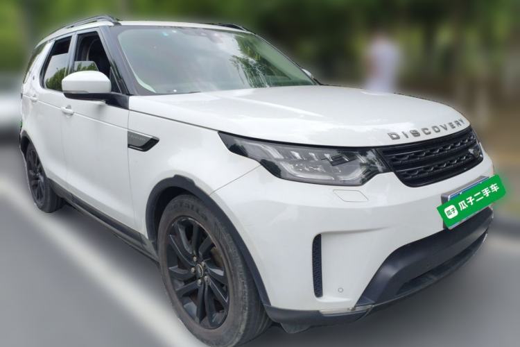 Used Land Rover Discovery 2017 3.0 SC V6 HSE Front Right 45 Deg