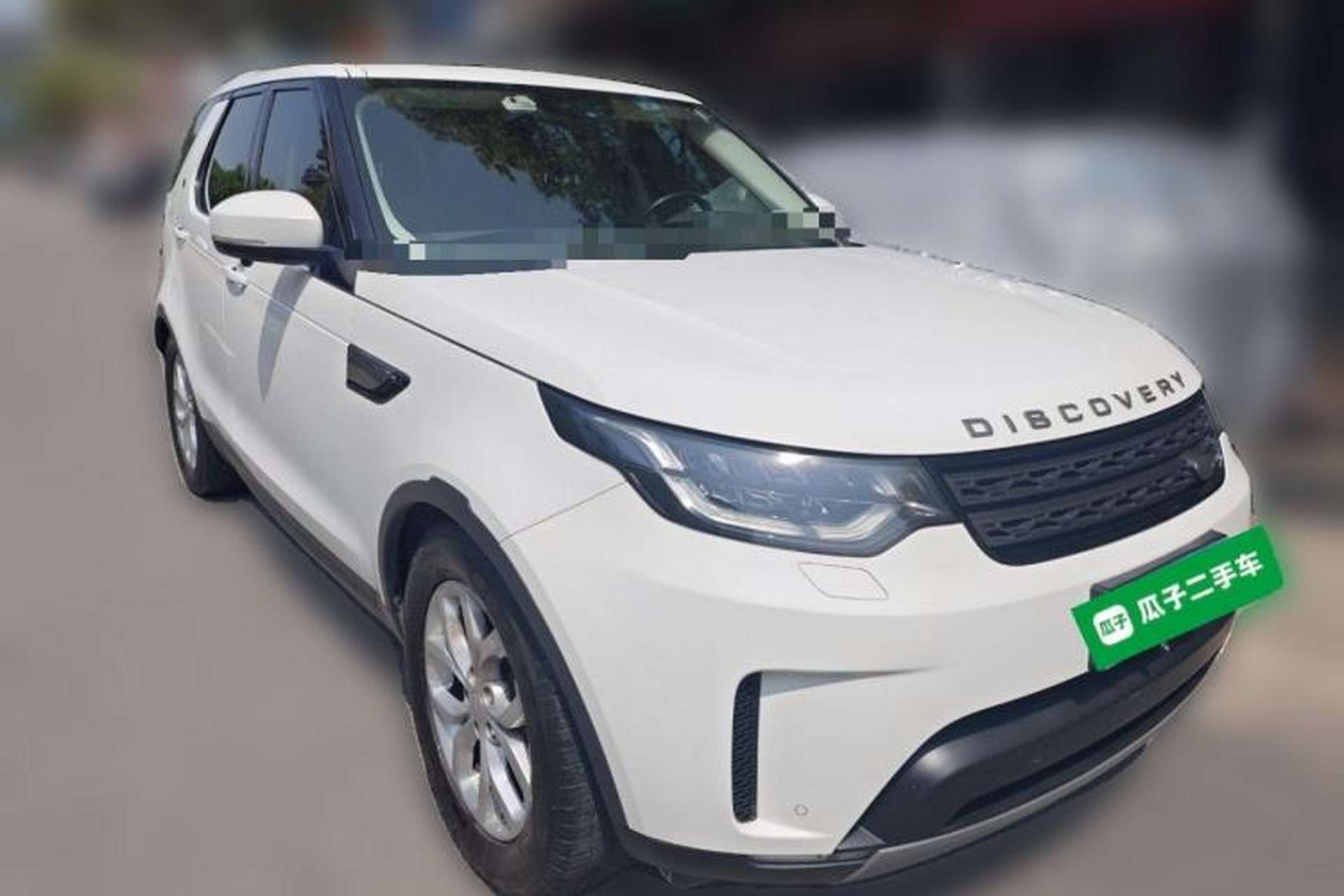 Used Land Rover Discovery 2017 3.0 SC V6 SE Front Right 45 Deg
