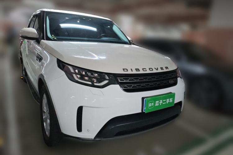 Used Land Rover Discovery 2017 3.0 SC V6 SE Front Right 45 Deg