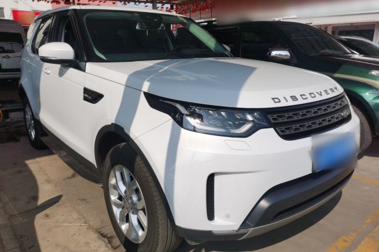 Used Land Rover Discovery 2017 3.0 SC V6 S Front Right 45 Deg