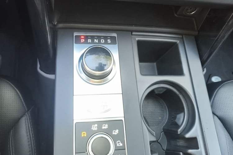 Used Land Rover Discovery 2017 3.0 SC V6 S Gear Lever