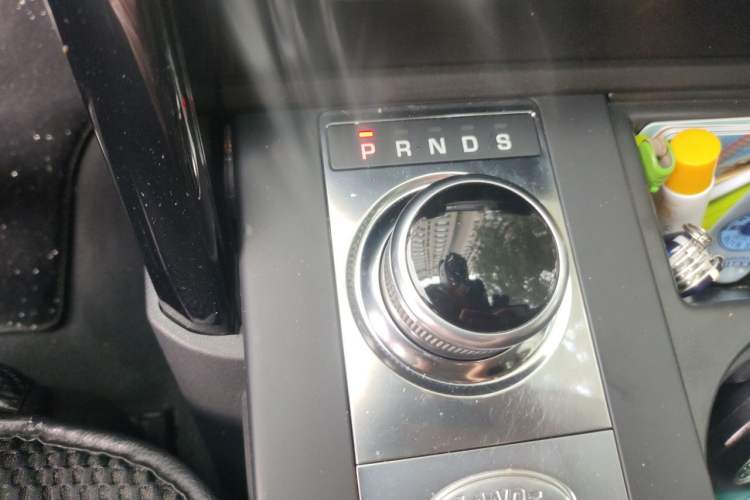 Used Land Rover Discovery 2017 5th Generation 3.0 V6 SE Gear Lever