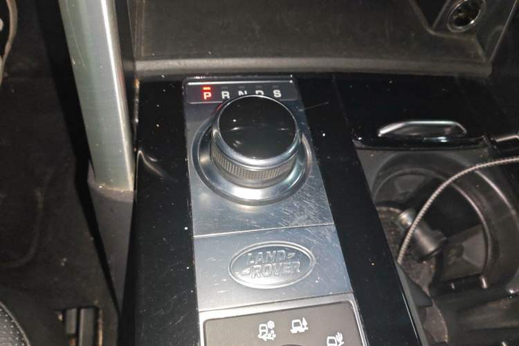 Used Land Rover Discovery 2017 3.0 SC V6 HSE Gear Lever