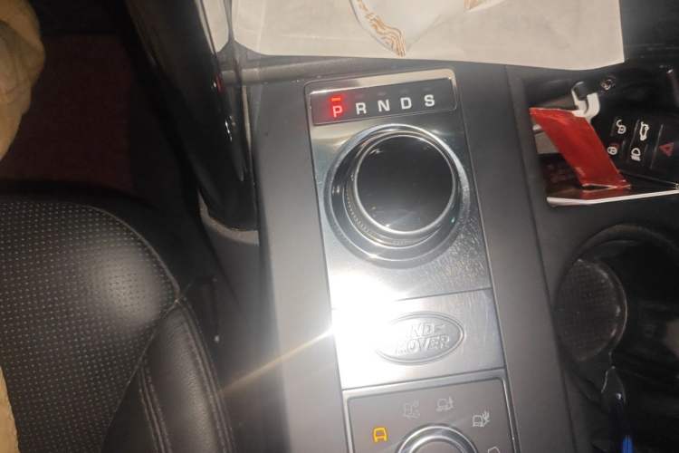 Used Land Rover Discovery 2017 3.0 SC V6 SE Gear Lever