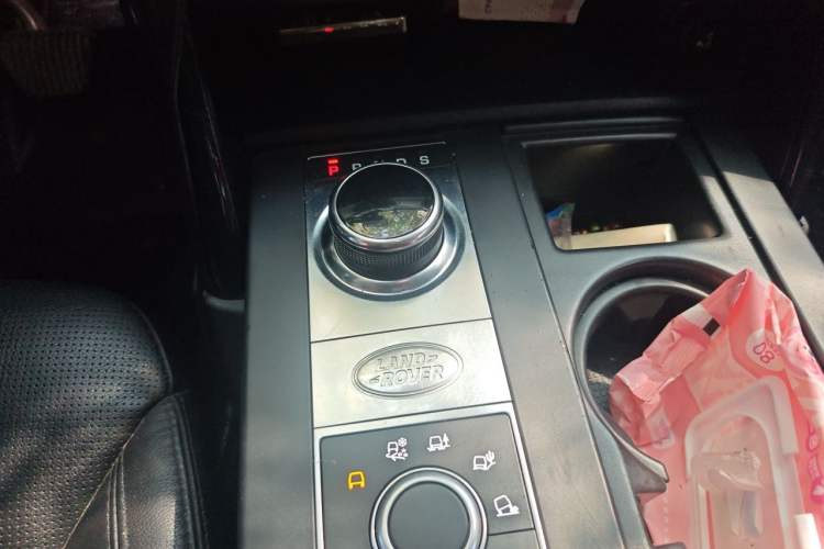 Used Land Rover Discovery 2017 3.0 SC V6 SE Gear Lever