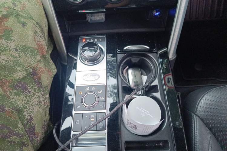 Used Land Rover Discovery 2017 3.0 SC V6 HSE Gear Lever