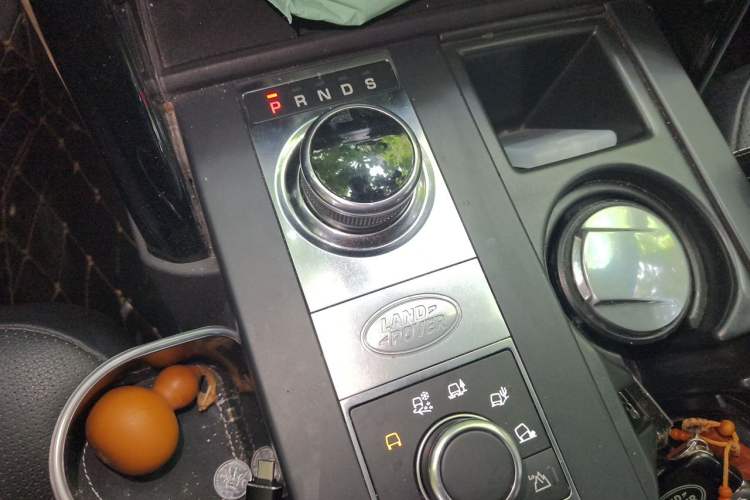 Used Land Rover Discovery 2017 3.0 SC V6 S Gear Lever