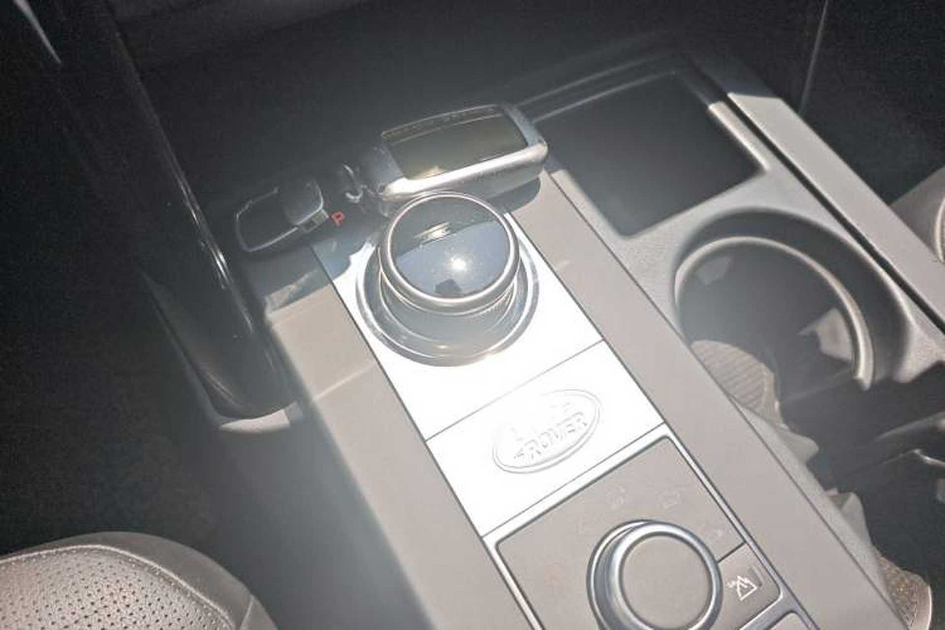 Used Land Rover Discovery 2017 3.0 SC V6 SE Gear Lever