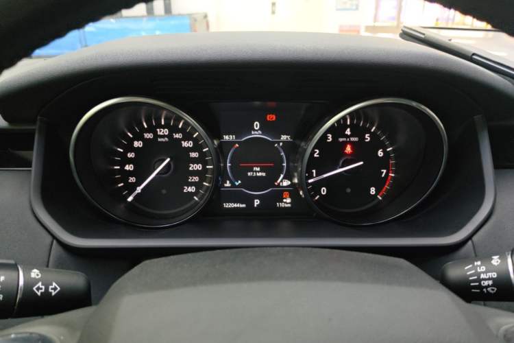 Used Land Rover Discovery 2017 3.0 SC V6 SE Instrument Cluster