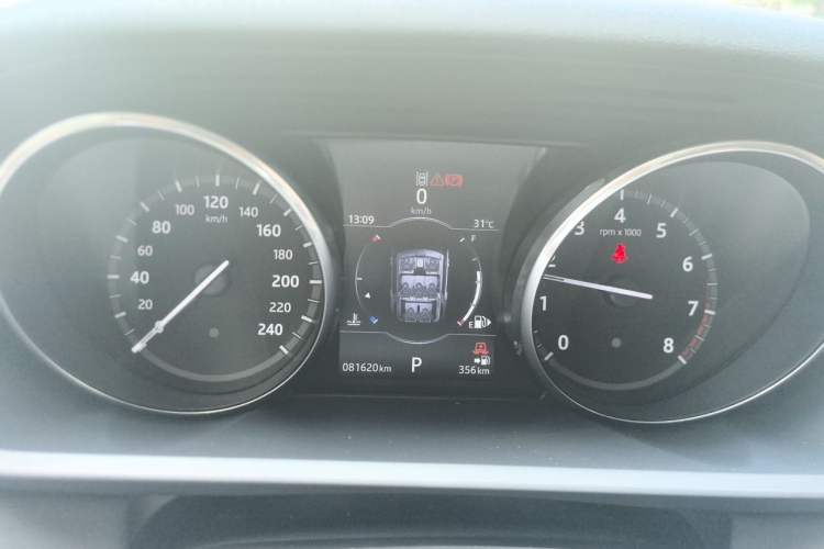 Used Land Rover Discovery 2017 3.0 SC V6 HSE Instrument Cluster
