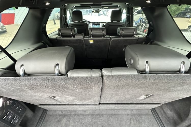 Used Land Rover Discovery 2017 3.0 SC V6 HSE Interior 5