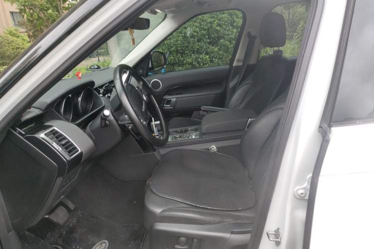 Used Land Rover Discovery 2017 5th Generation 3.0 V6 SE Left Front Seat