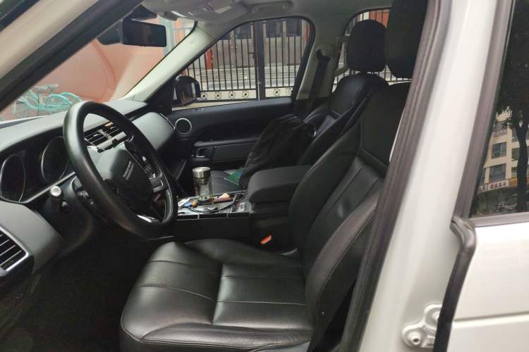 Used Land Rover Discovery 2017 3.0 SC V6 SE Left Front Seat