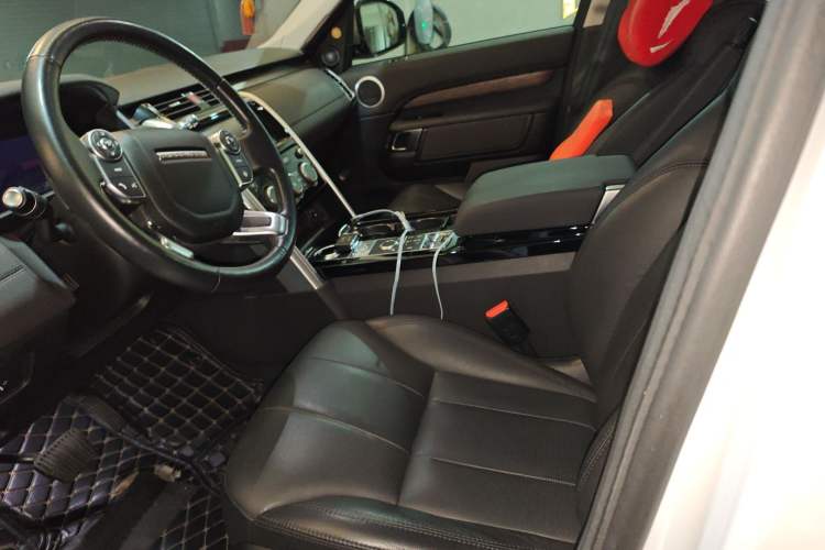 Used Land Rover Discovery 2017 3.0 SC V6 HSE Left Front Seat