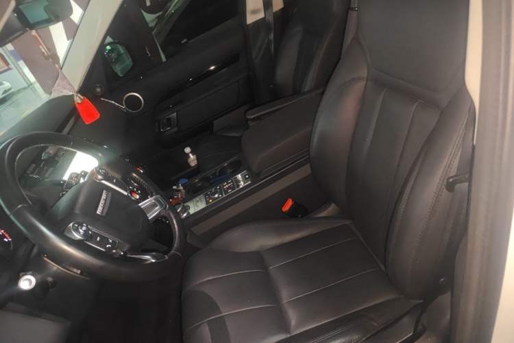 Used Land Rover Discovery 2017 3.0 SC V6 SE Left Front Seat