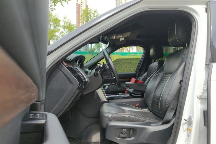 Used Land Rover Discovery 2017 3.0 SC V6 HSE LUXURY Left Front Seat
