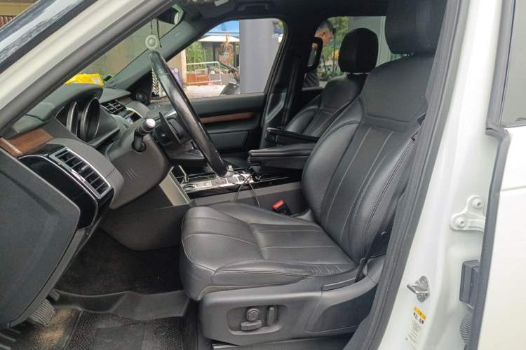 Used Land Rover Discovery 2017 3.0 SC V6 HSE Left Front Seat