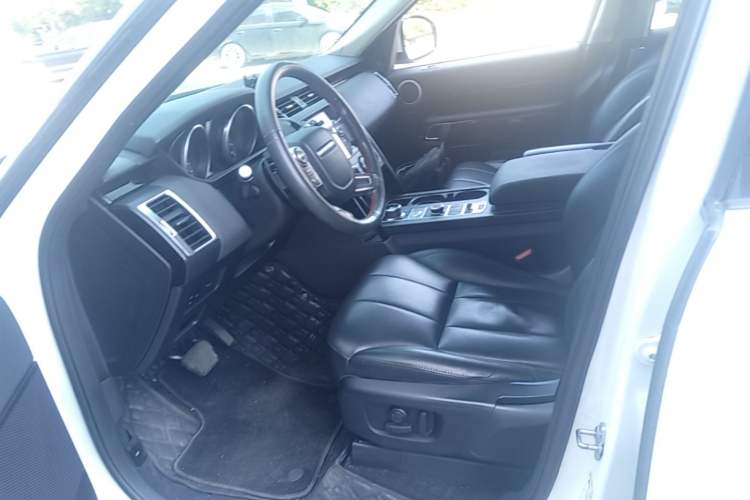 Used Land Rover Discovery 2017 3.0 SC V6 S Left Front Seat